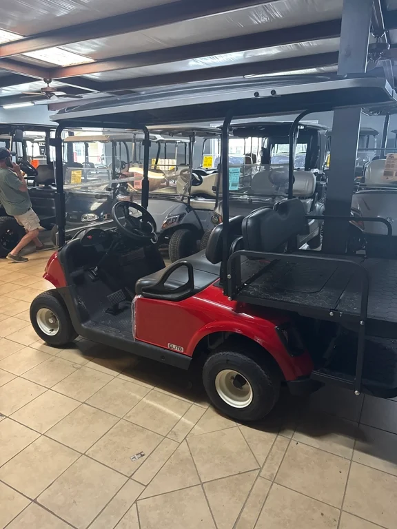 2021 E-Z-GO RXV photo 3