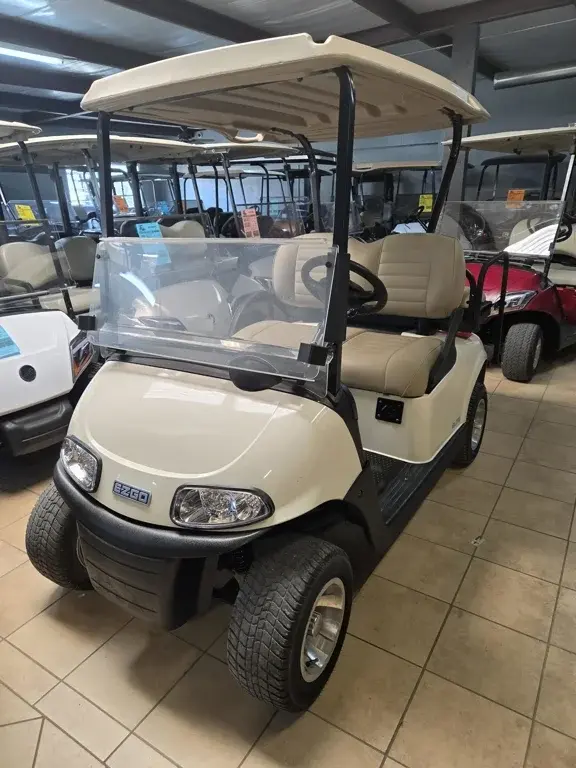 2023 E-Z-GO RXV photo 1