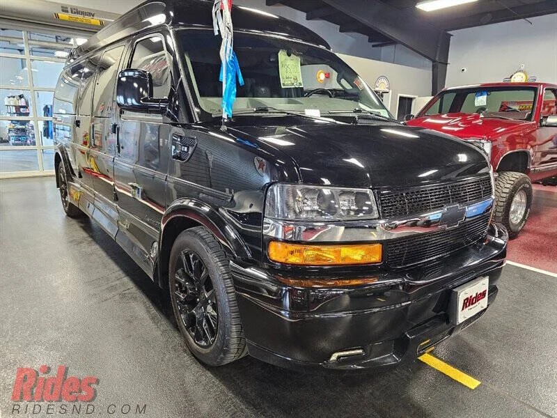 2022 Chevrolet Express 2500 3dr Extended Cargo Van photo 13