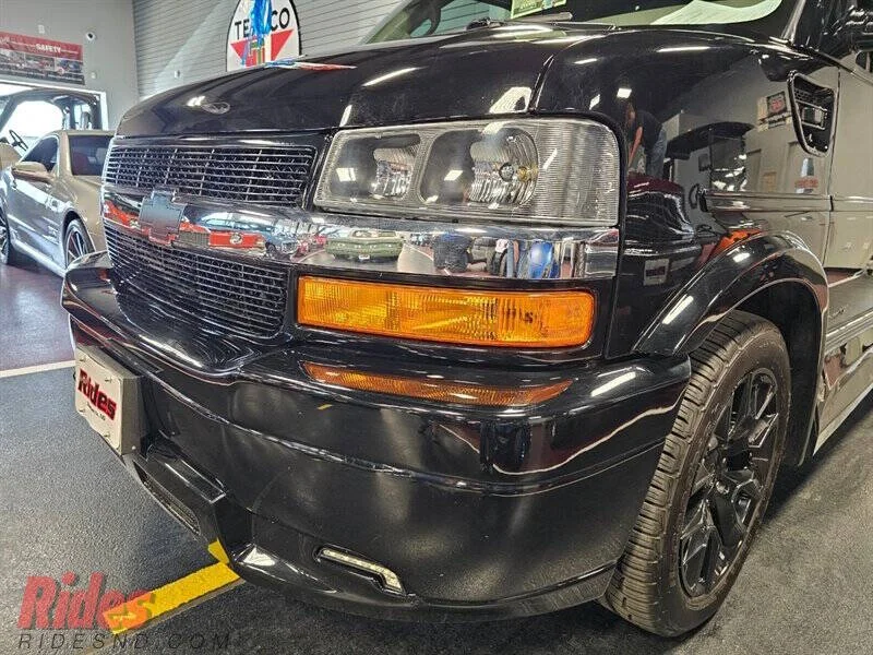 2022 Chevrolet Express 2500 3dr Extended Cargo Van photo 2