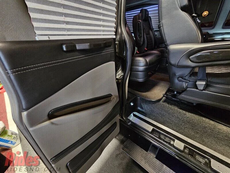 2022 Chevrolet Express 2500 3dr Extended Cargo Van photo 28