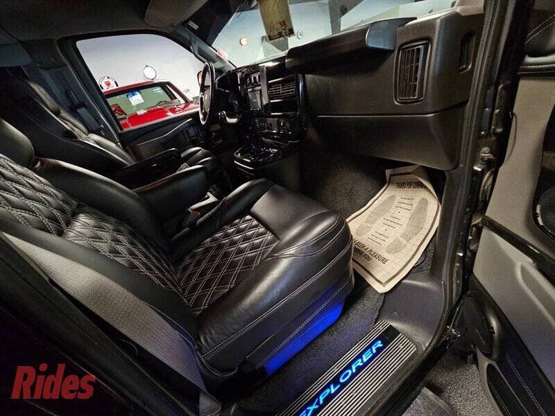 2022 Chevrolet Express 2500 3dr Extended Cargo Van photo 29