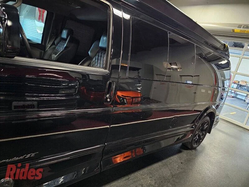 2022 Chevrolet Express 2500 3dr Extended Cargo Van photo 6