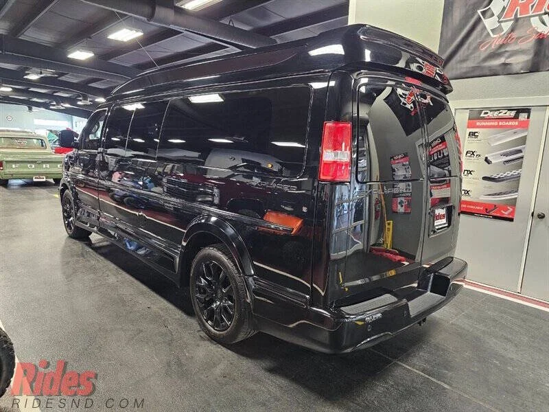 2022 Chevrolet Express 2500 3dr Extended Cargo Van photo 7