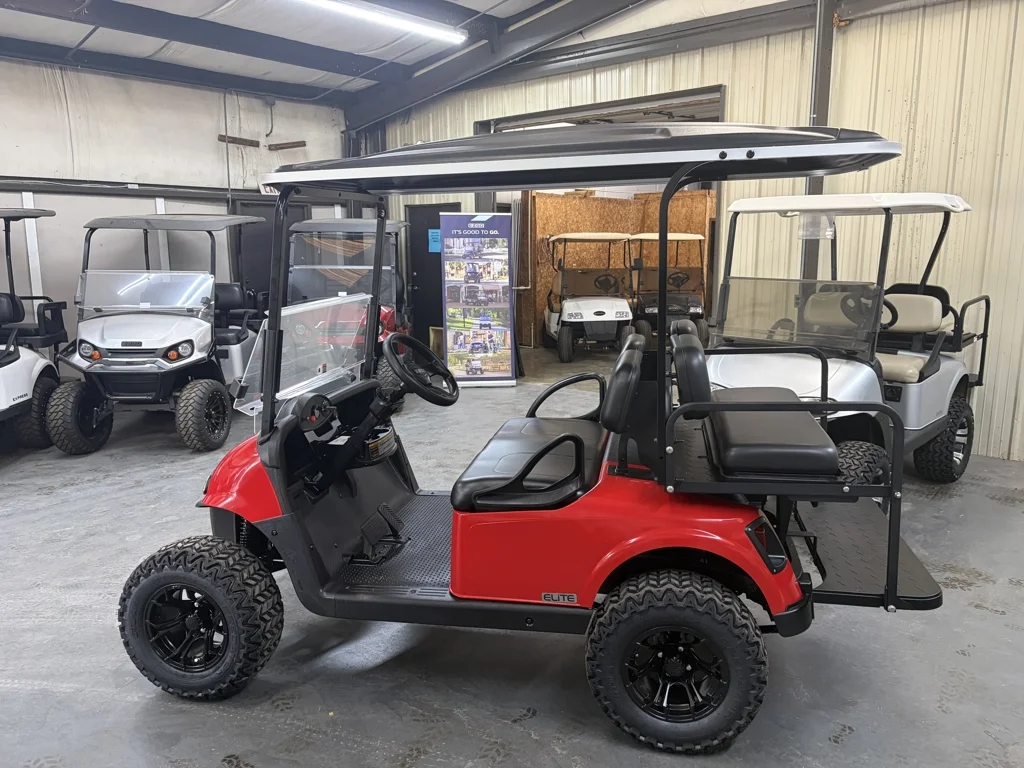 2021 E-Z-GO RXV photo 4
