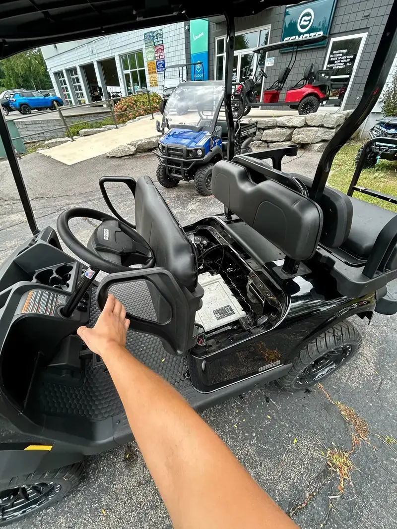 2026 E-Z-GO RXV ELiTE Lithium photo 8