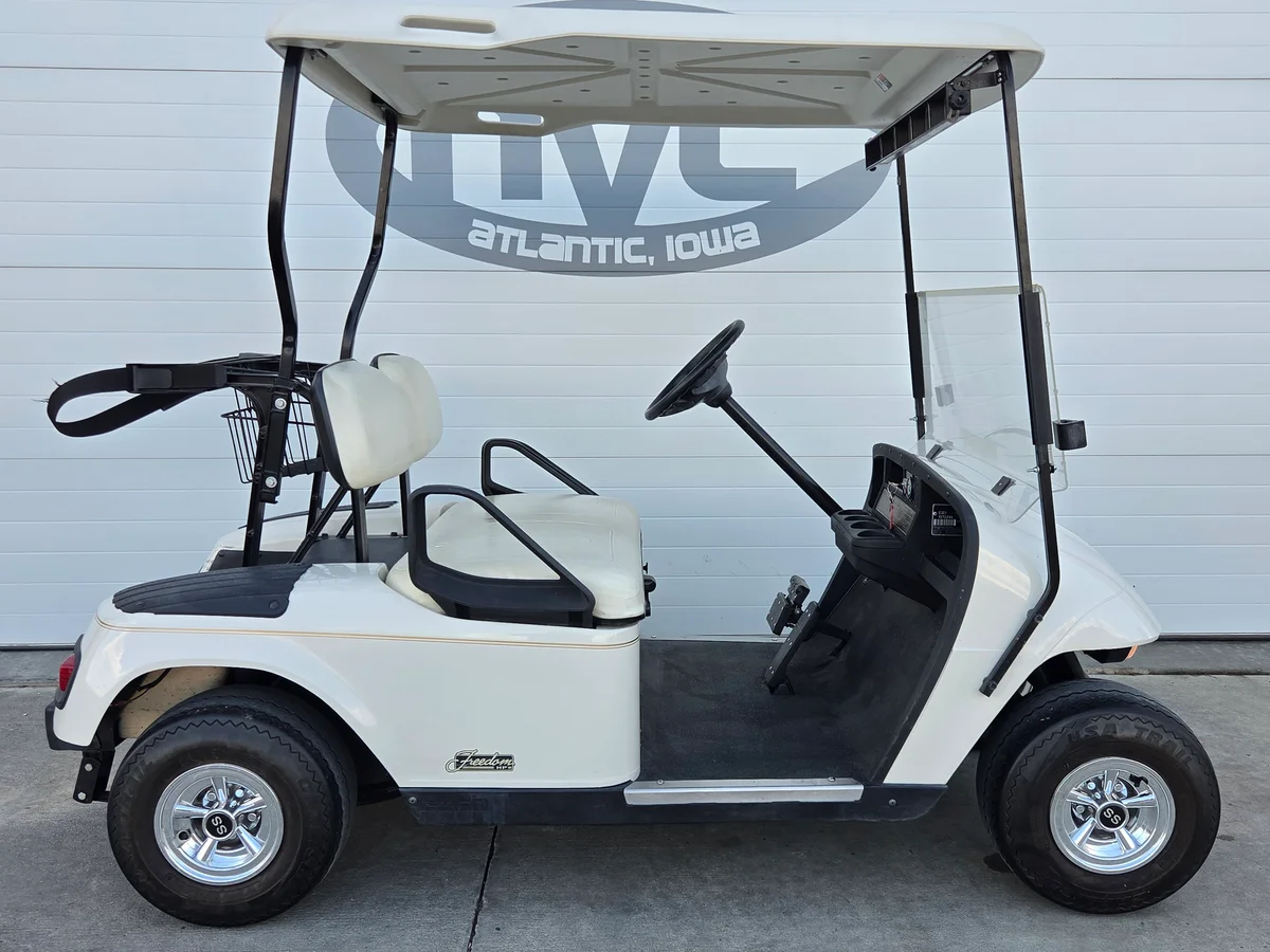 2004 E-Z-GO TXT photo 13
