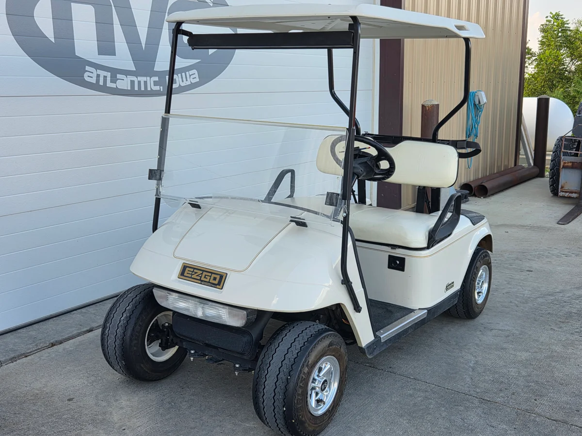 2004 E-Z-GO TXT photo 2