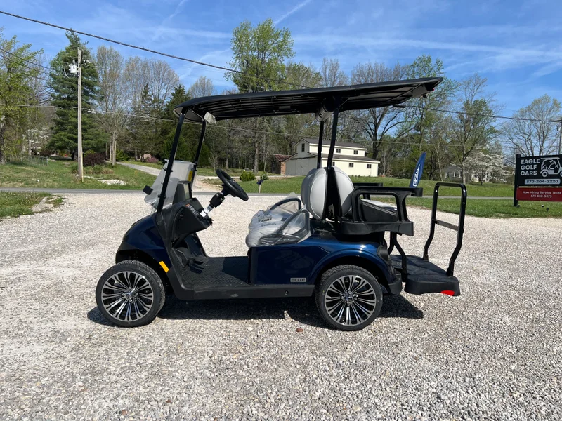 2026 E-Z-GO RXV 4 Touring ST ELiTE Lithium photo 2