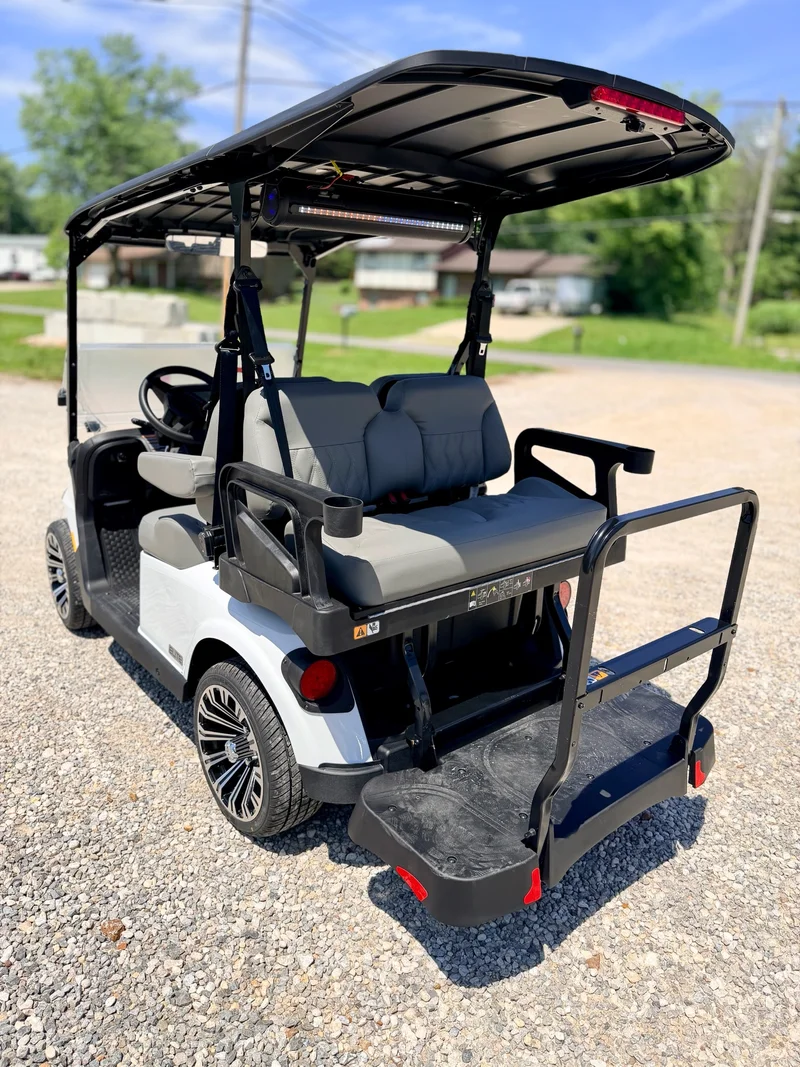 2026 E-Z-GO RXV ELiTE Lithium photo 2