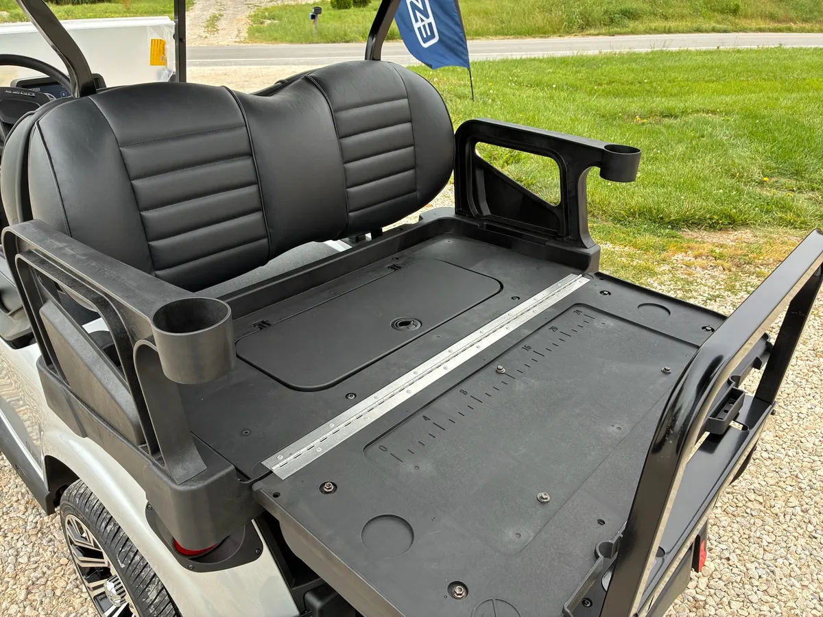 2026 E-Z-GO RXV 4 Touring ST ELiTE Lithium photo 4