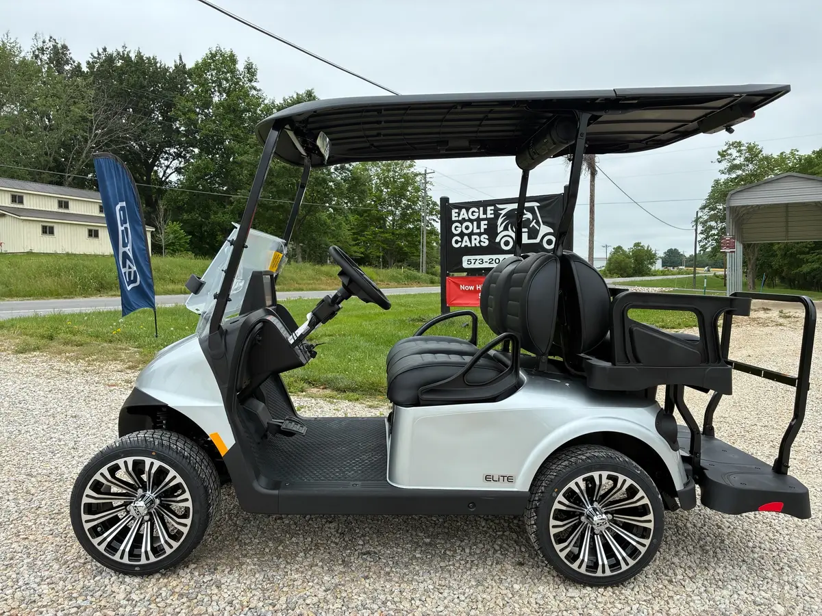 2026 E-Z-GO RXV 4 Touring ST ELiTE Lithium photo 2