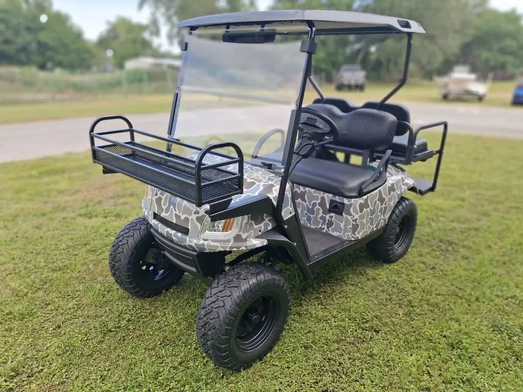 2022 E-Z-GO TXT photo 1