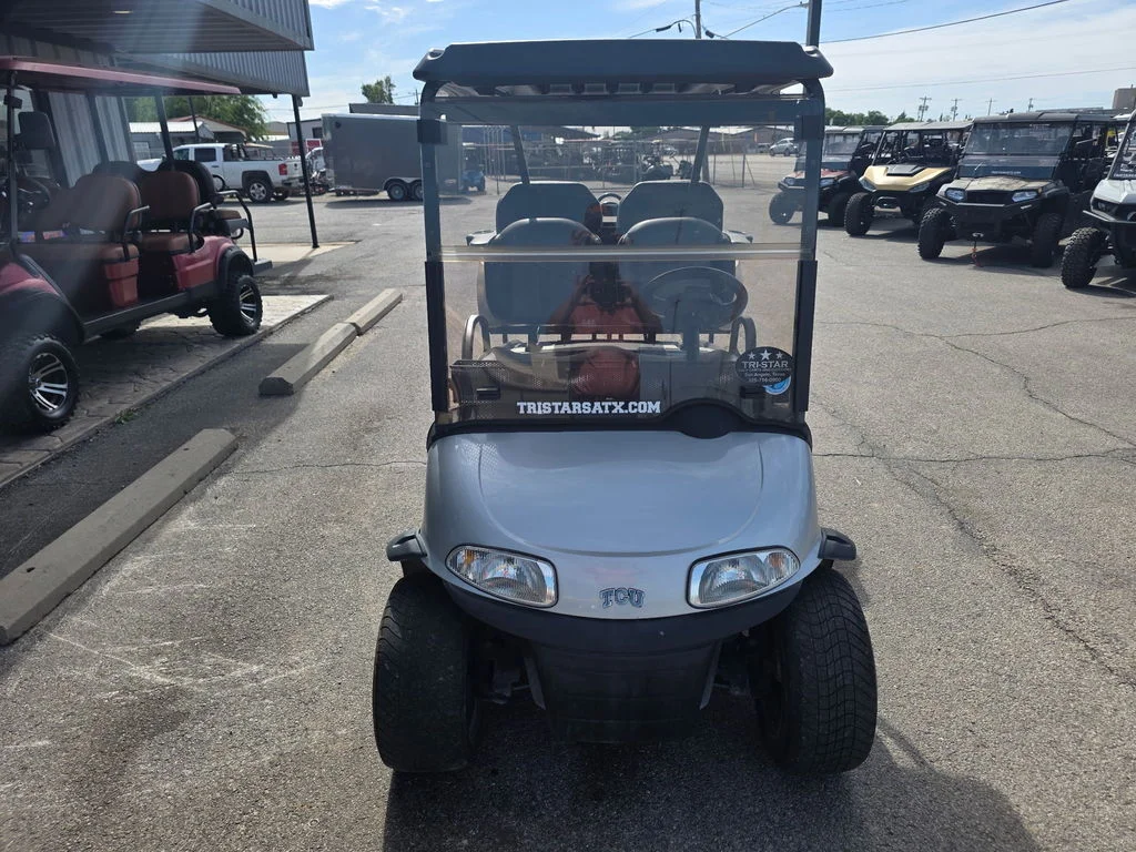 2018 E-Z-GO RXV photo 5