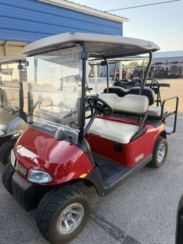 2015 E-Z-GO RXV photo 2