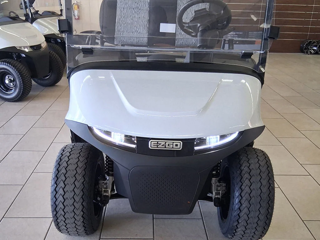 2026 E-Z-GO RXV photo 4