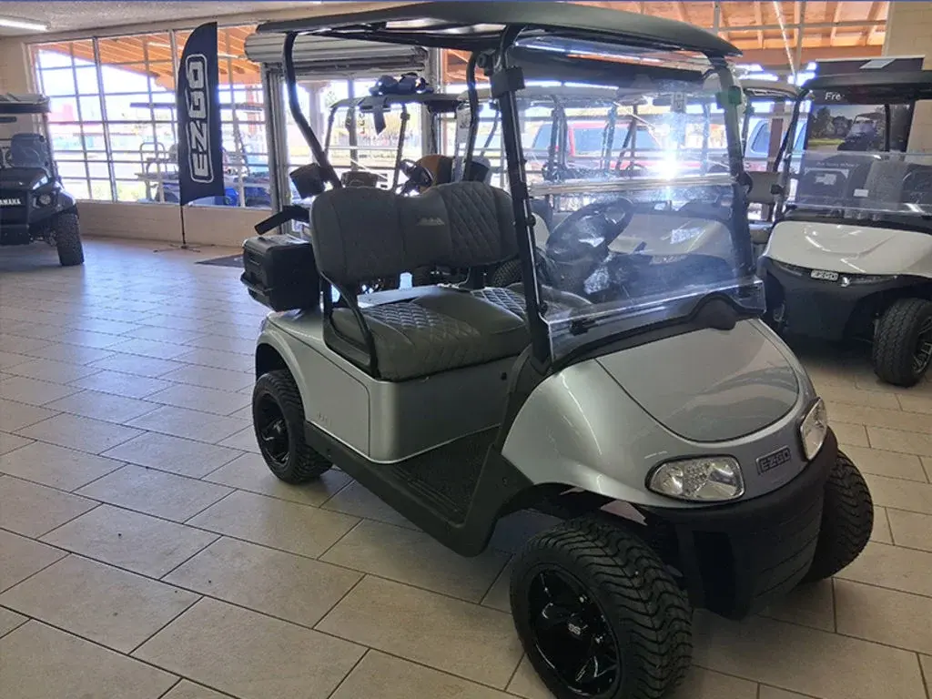 2026 E-Z-GO Freedom photo 1