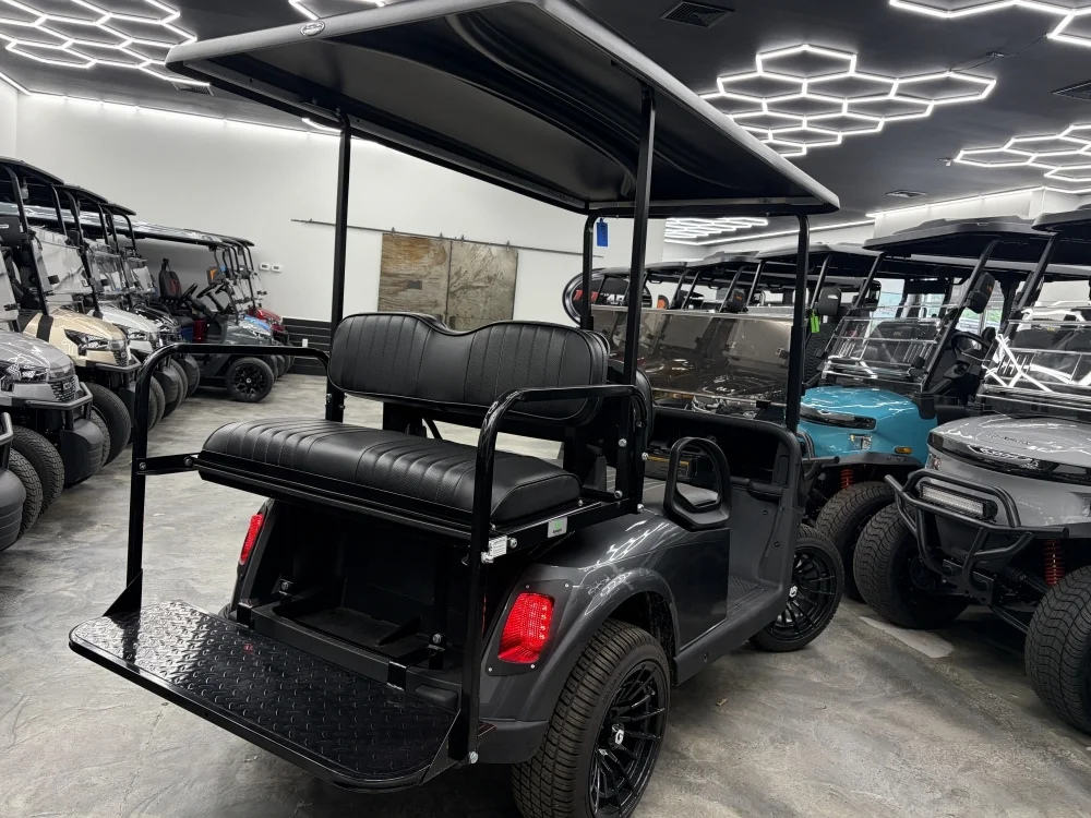 2020 E-Z-GO RXV photo 5