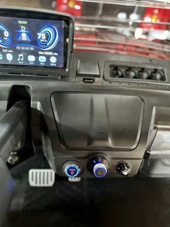 2027 Evolution D5 Maverick photo 4
