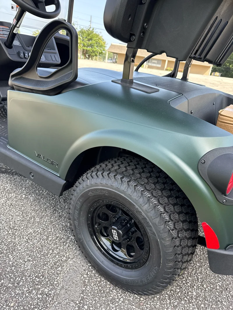 2027 E-Z-GO RXV 2 Valor S 13.5-hp Gas photo 2