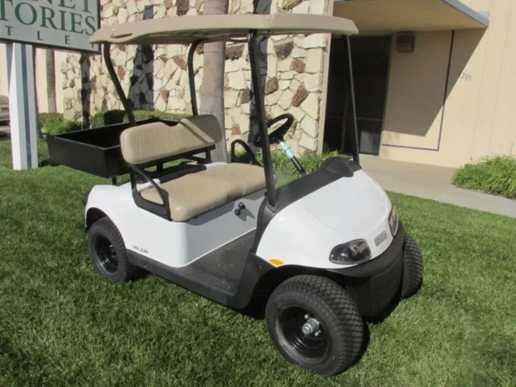 2023 E-Z-GO Valor photo 1