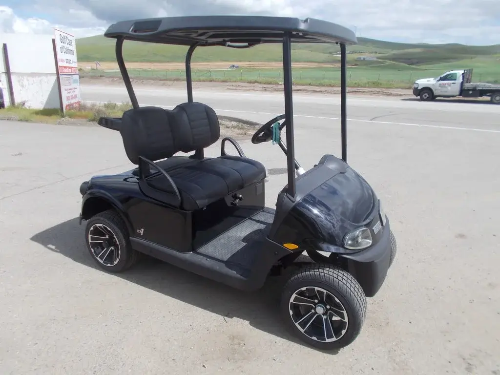 2023 E-Z-GO Freedom photo 1