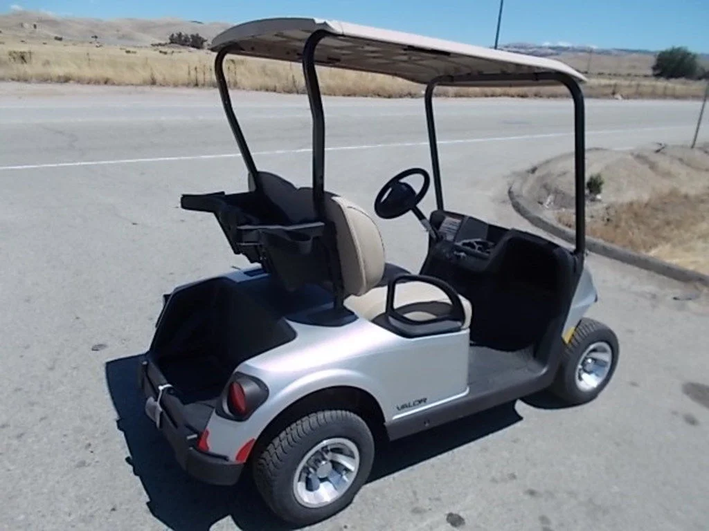 2025 E-Z-GO Valor photo 3