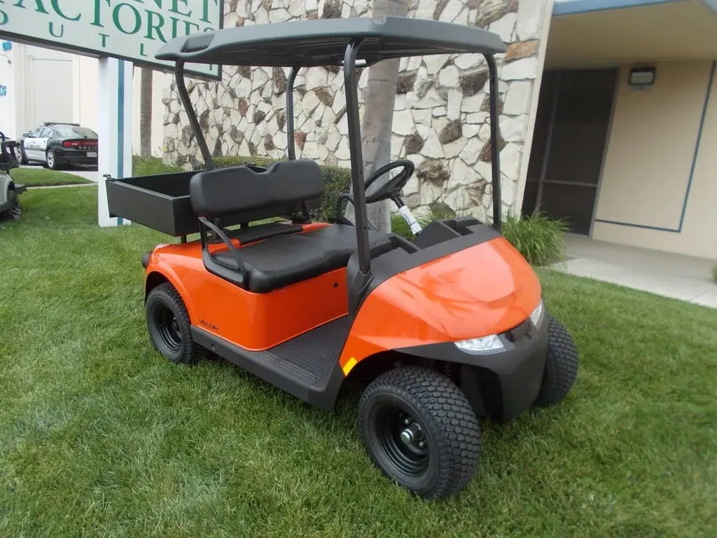 2025 E-Z-GO Valor photo 1
