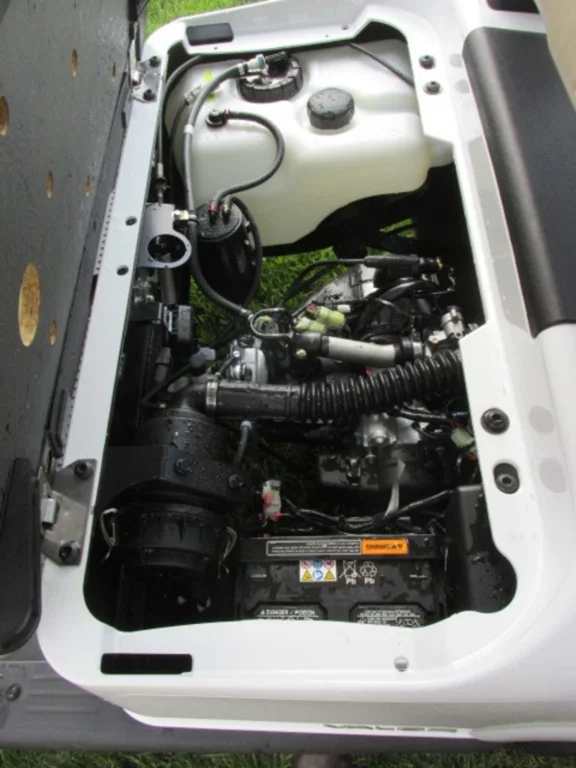 2023 E-Z-GO Valor photo 5