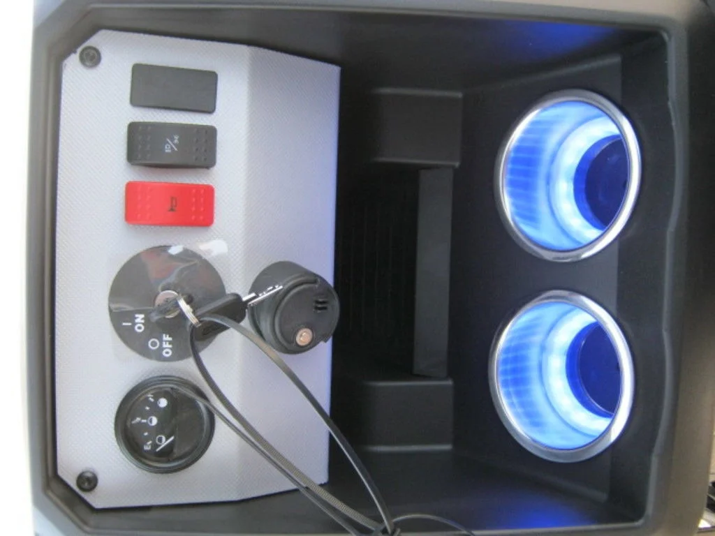 2023 E-Z-GO Express photo 8