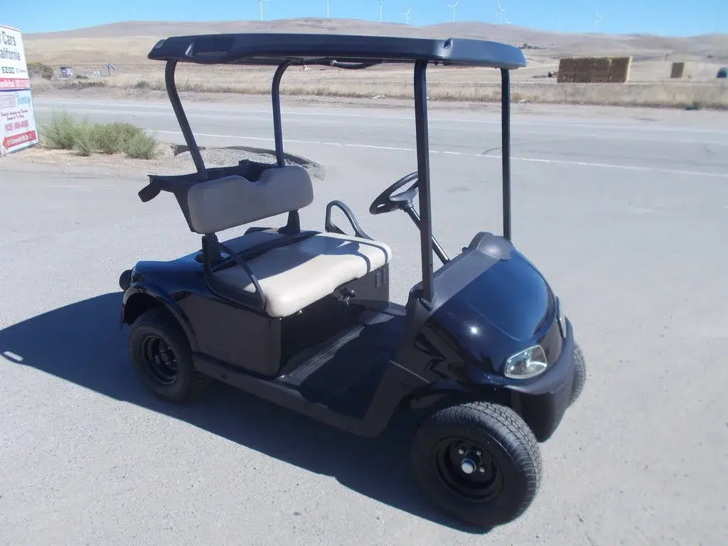 2023 E-Z-GO Valor photo 1