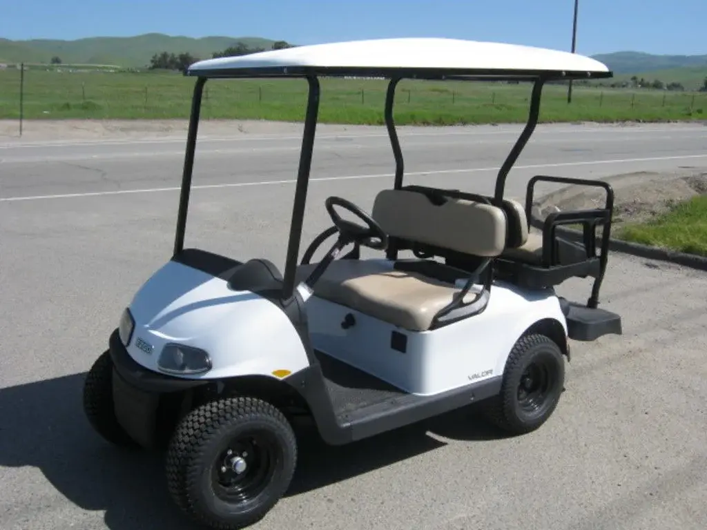 2023 E-Z-GO Valor photo 1