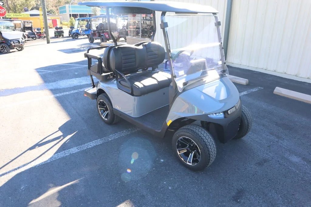2026 E-Z-GO RXV ELiTE Lithium photo 2