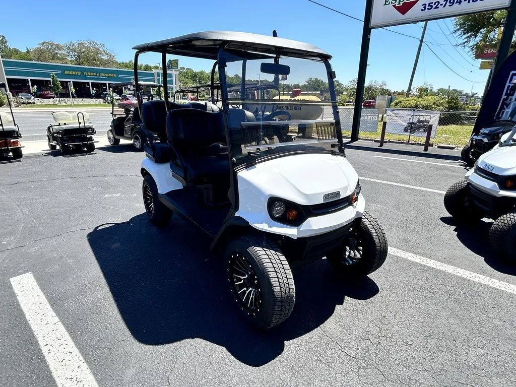 2022 E-Z-GO Liberty ELiTE Lithium photo 2