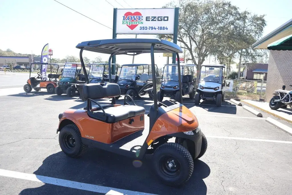 2024 E-Z-GO Valor photo 1