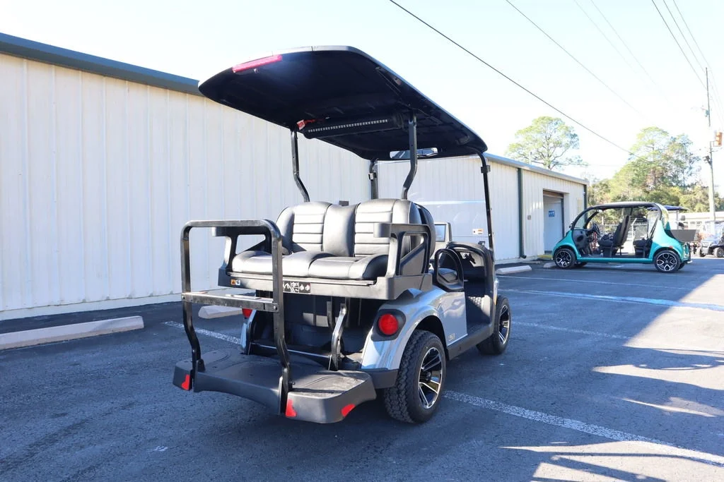 2026 E-Z-GO RXV ELiTE Lithium photo 8