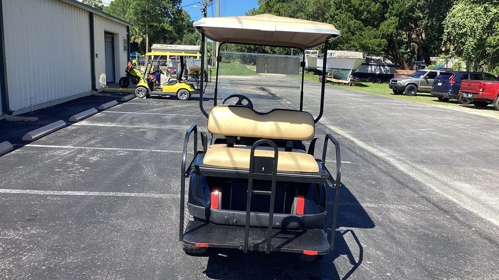 2017 E-Z-GO HAULER photo 4