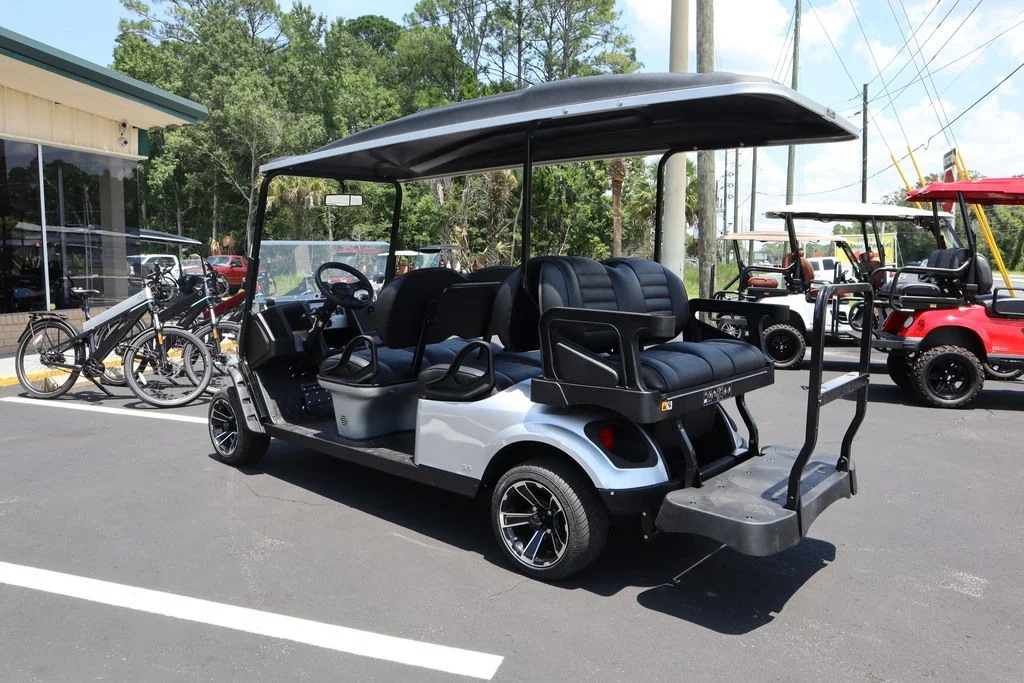 2023 E-Z-GO Express photo 6