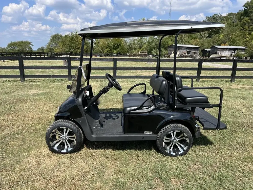 2021 E-Z-GO RXV photo 2