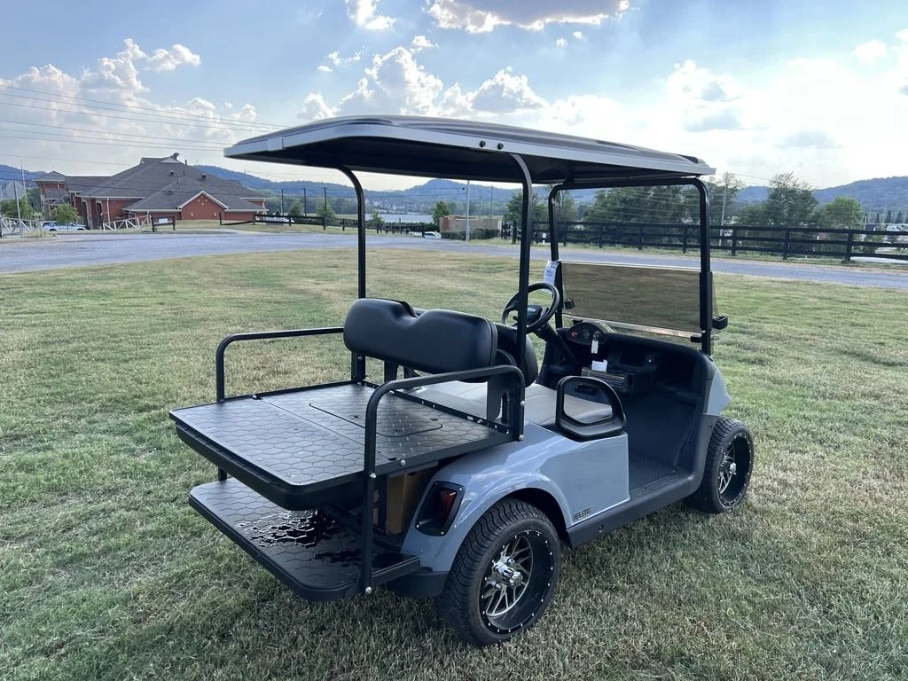 2021 E-Z-GO RXV photo 5