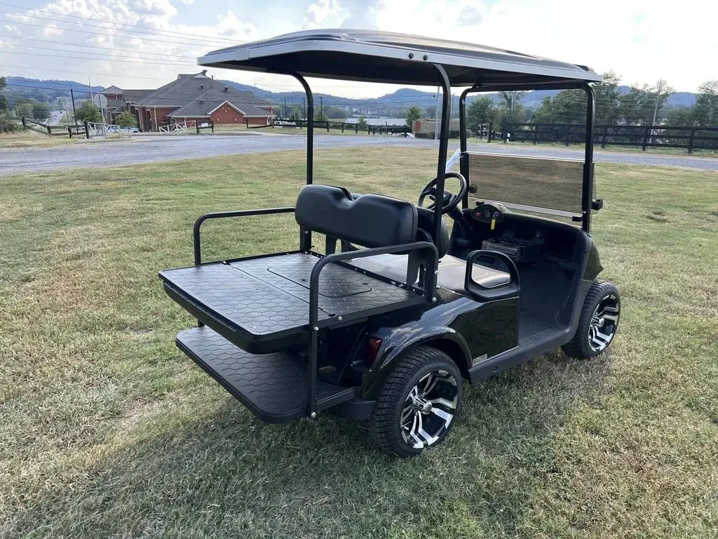 2021 E-Z-GO RXV photo 5