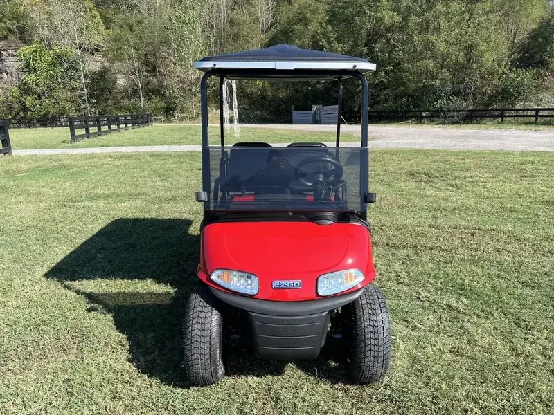 2021 E-Z-GO RXV photo 8