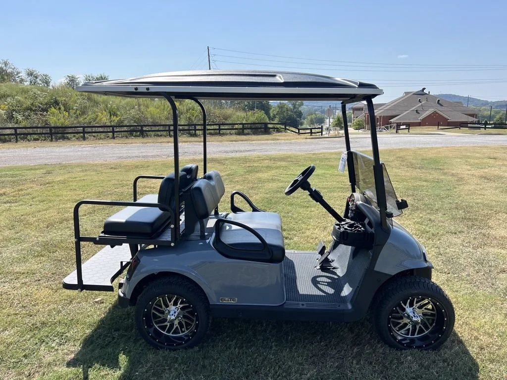 2021 E-Z-GO RXV photo 6
