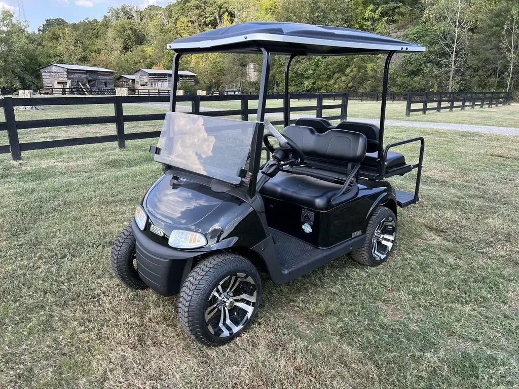 2021 E-Z-GO RXV photo 1