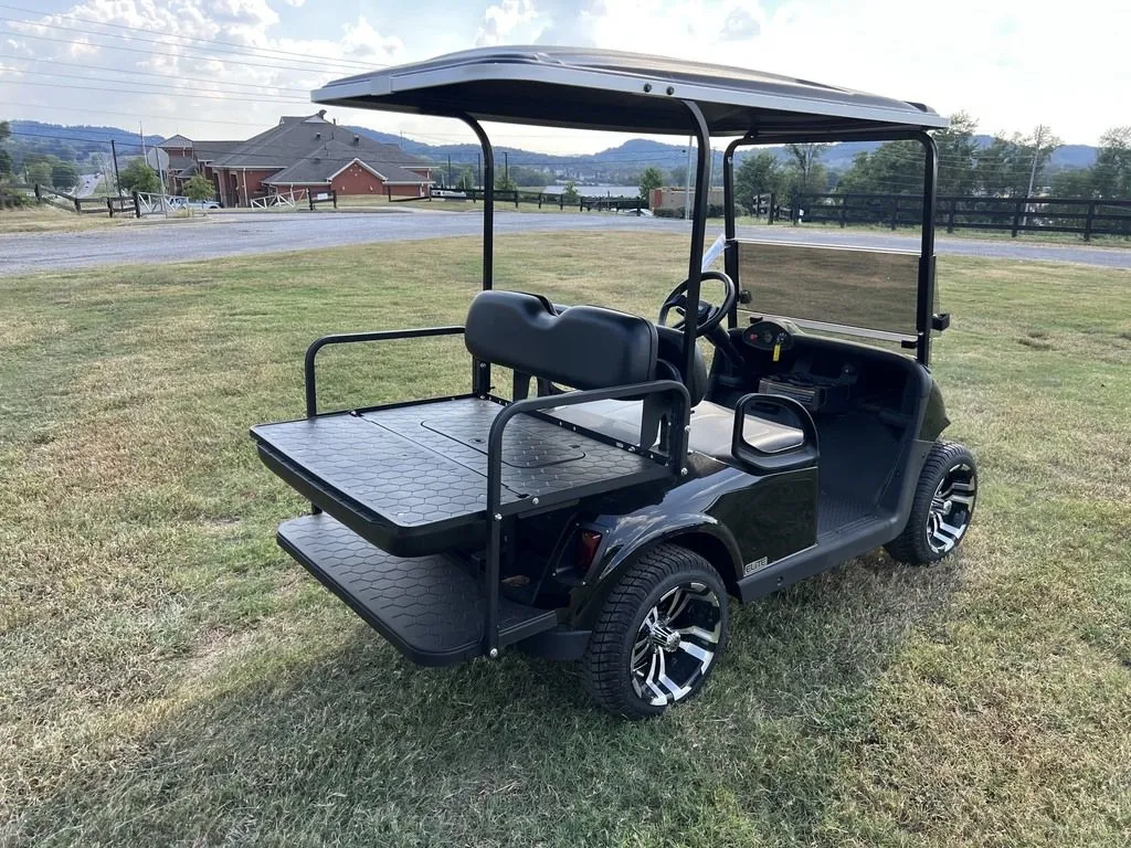 2021 E-Z-GO RXV photo 5