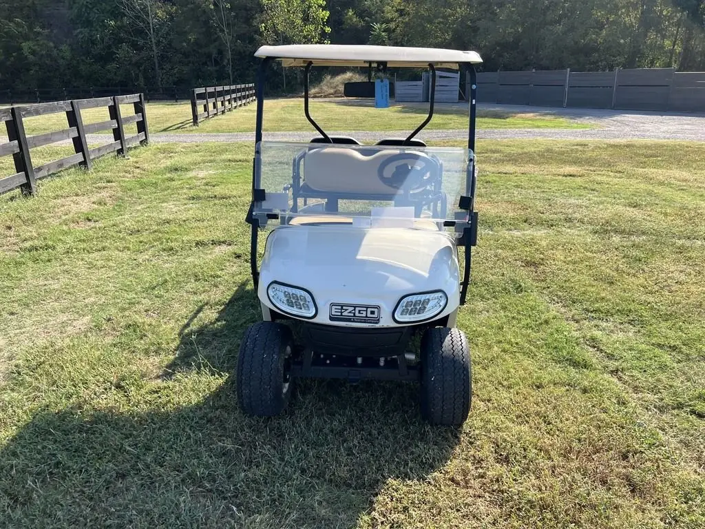2018 E-Z-GO TXT photo 7