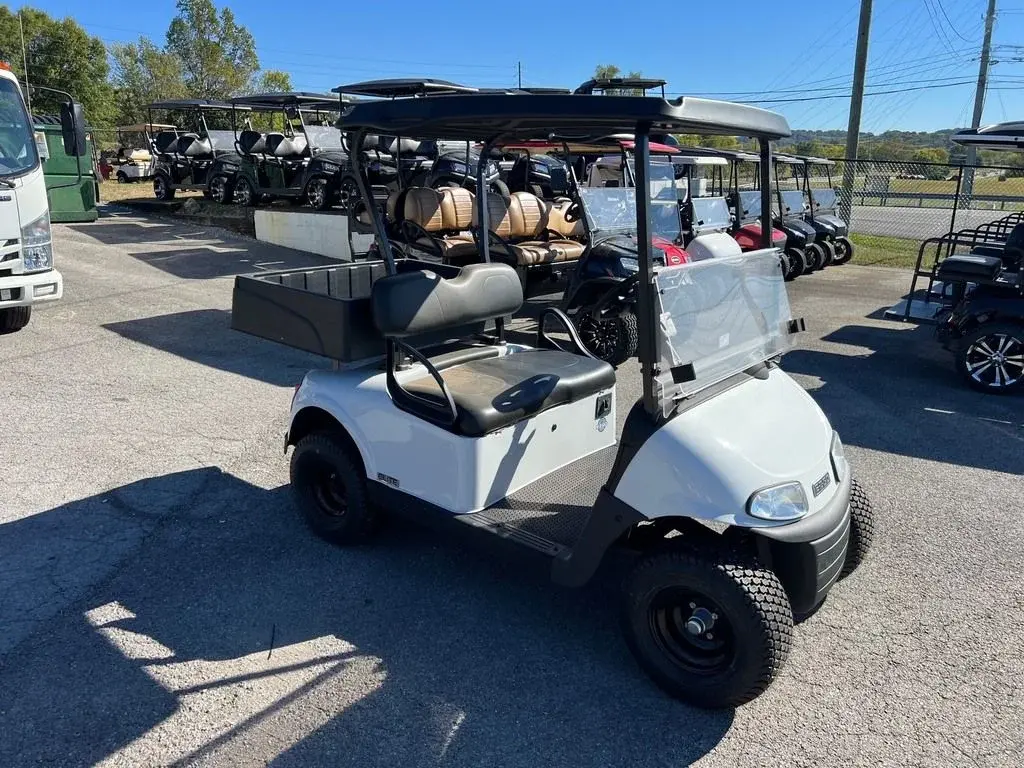 2021 E-Z-GO RXV photo 7