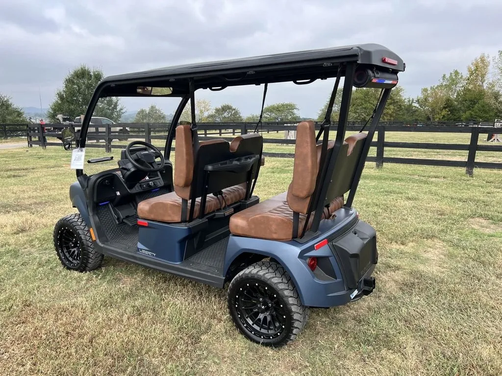 2027 E-Z-GO Liberty photo 3
