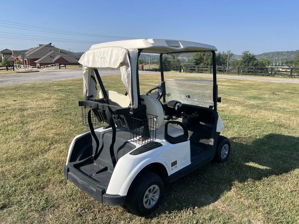 2022 E-Z-GO RXV photo 5