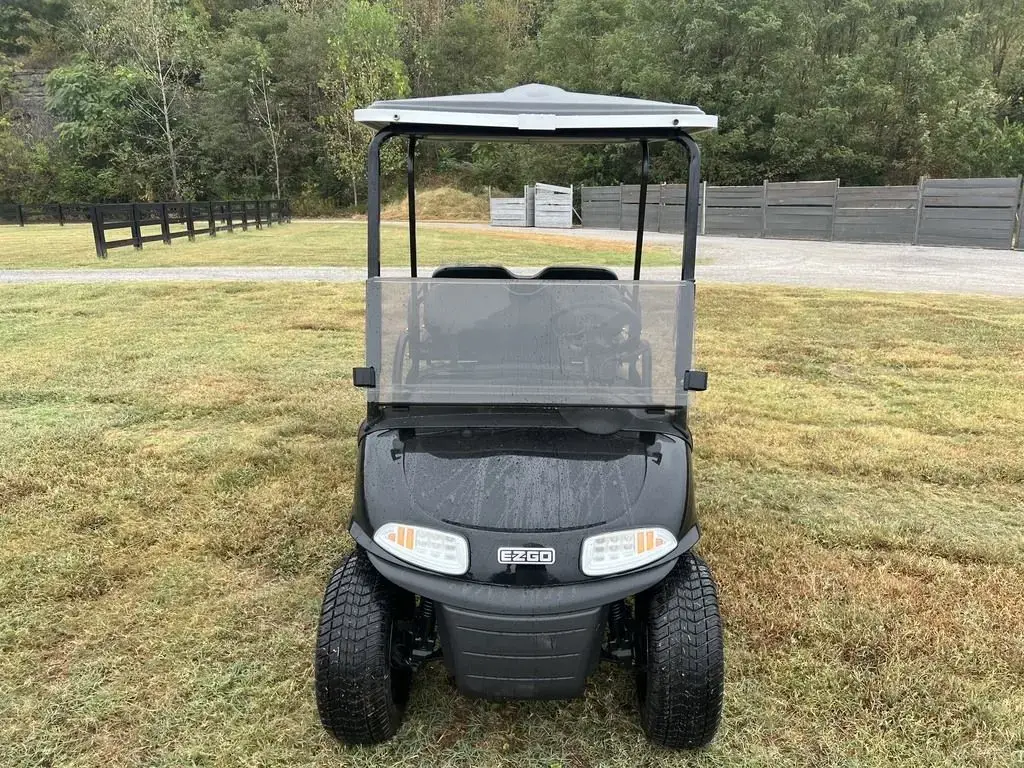 2021 E-Z-GO RXV photo 7